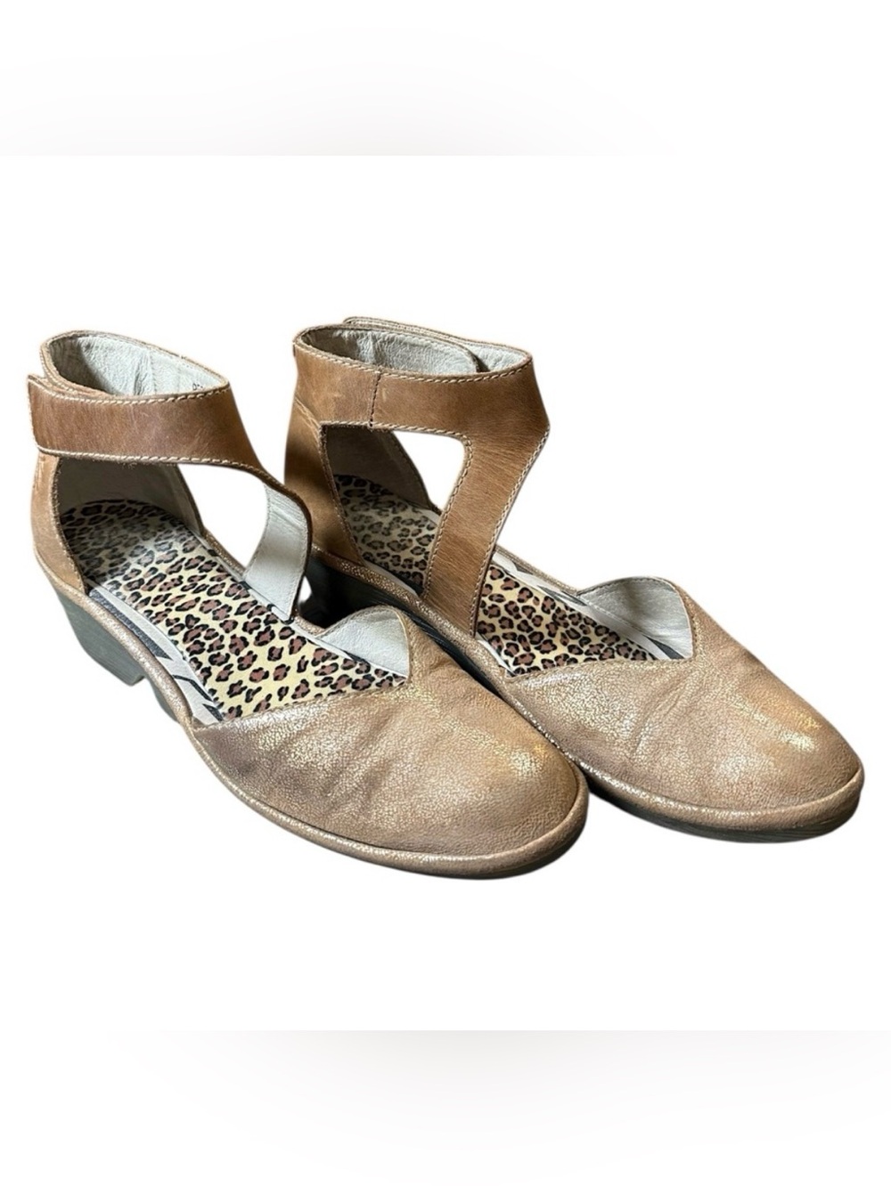 FLY London Pats801Fly Leather Tan Gold Metallic Wedge Closed Toe Shoe 38 (7.5-8)